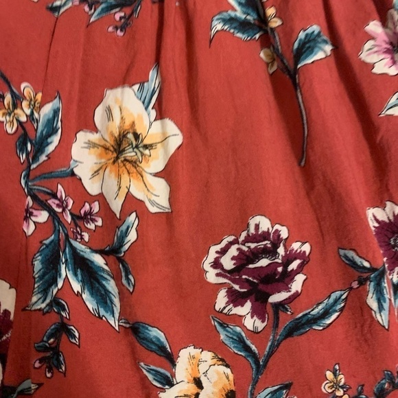 Floral Shorts with Fabric Belt Size M - Picture 6 of 7